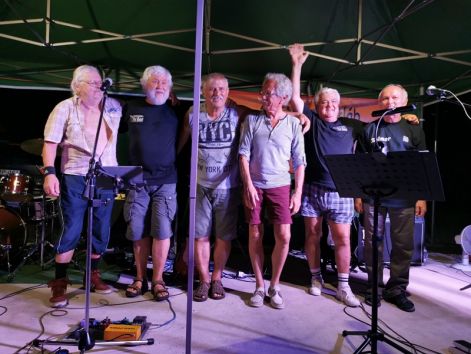 vendegmuvesszel.jpg vendegmuvesszel.jpg